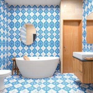 بلاط خزفي ملون مستخدم في حمام عصري بالكويت