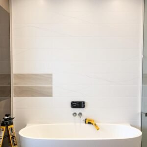 تركيب سيراميك جدران الحمامات من قبل مقاول سيراميك محترف