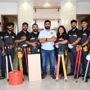 فريق مقاول تركيب سيراميك الكويت المحترف مع أدوات العمل