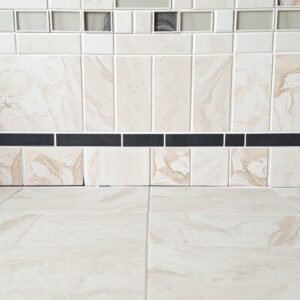 معلم بلاط بالكويت يقوم بتنفيذ مشروع تركيب بلاط بجودة عالية