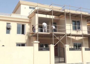 منزل في منطقة الفنطاس يخضع لعملية ترميم شاملة