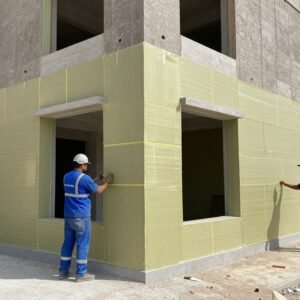 تركيب عزل حراري ومائي في مبنى بالكويت تركيب عزل حراري ومائي في مبنى بالكويت